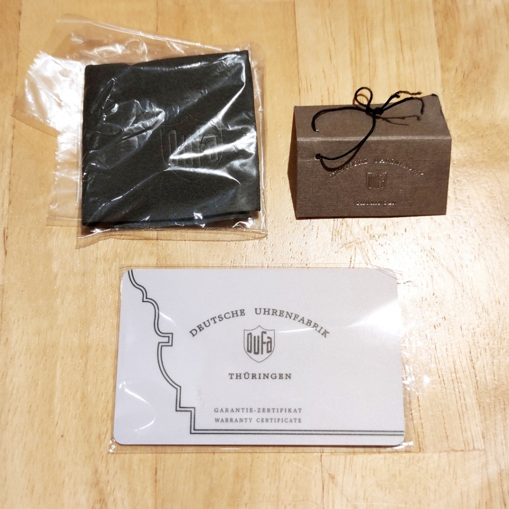 Dufa Saphir Gmt Quartz Watch With Date - image 3